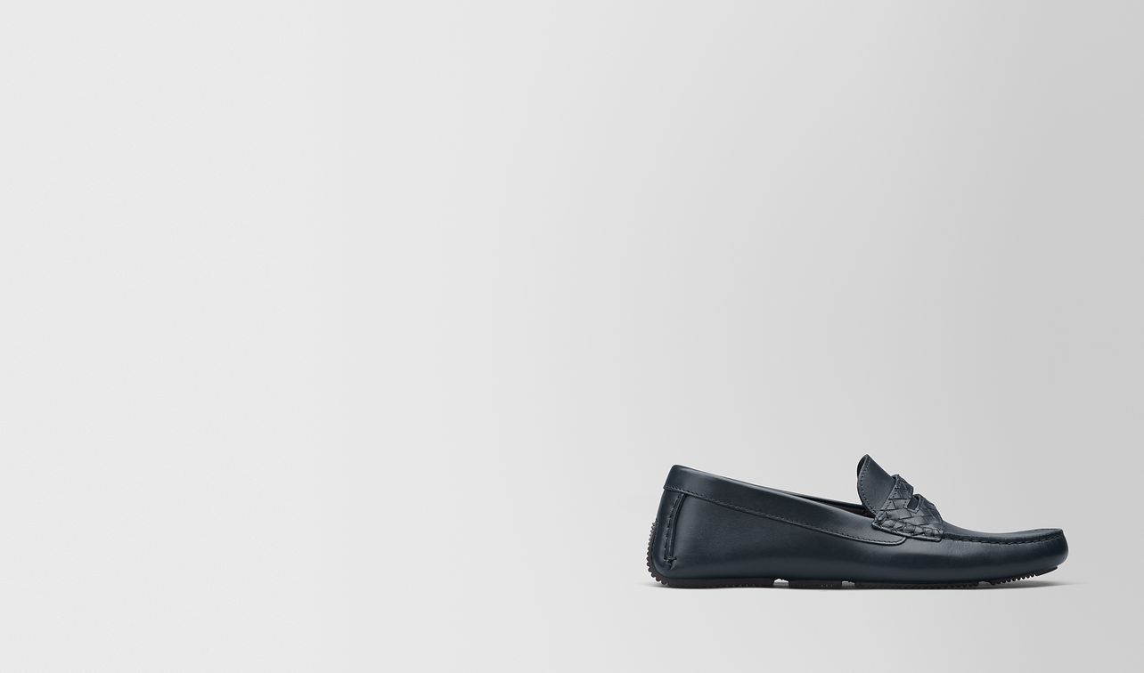 wave driver in dark navy calf intrecciato landing