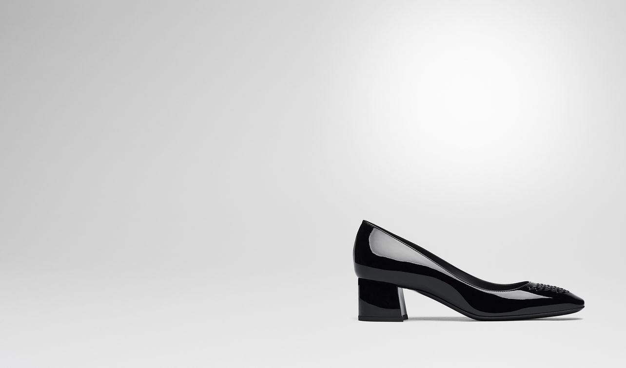 cherbourg pumps in nero patent calf, intrecciato details landing