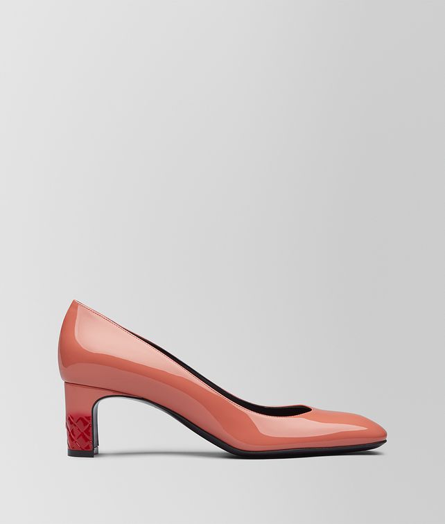 BOTTEGA VENETA ISABELLA PUMPS AUS KALBSLACKLEDER IN HIBISCUS Pumps Damen fp