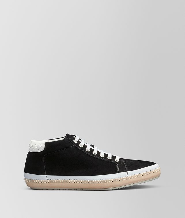 BOTTEGA VENETA NERO SUEDE BV FELLOWS SNEAKER
Trainers Man fp