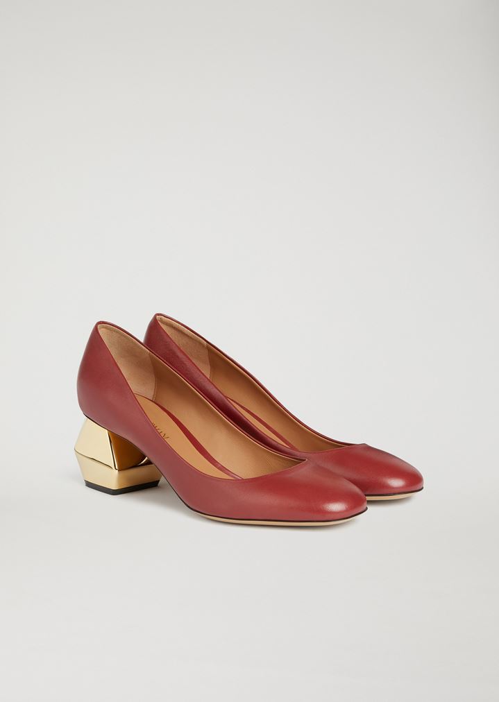 Zapatos de salón de napa con tacón hexagonal cromado Zapatos de salón de napa con tacón hexagonal cromado