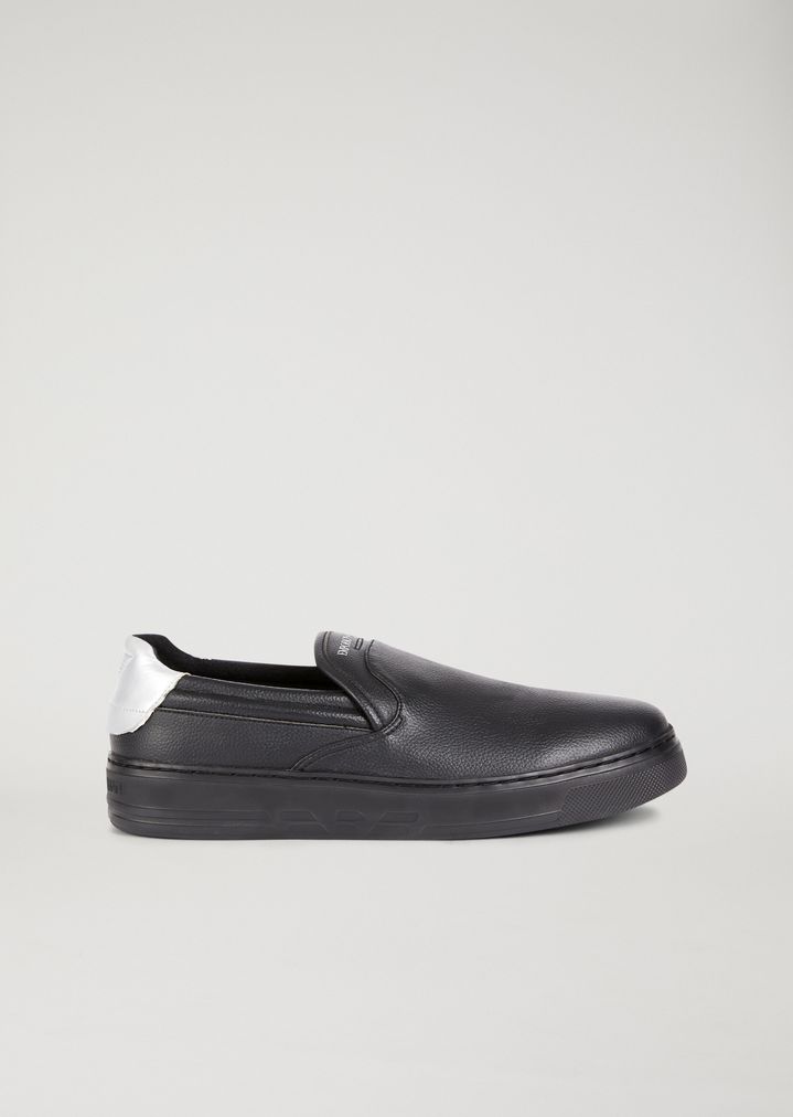 Slip-on abatanadas con aplicación de logotipo en el talón Slip-on abatanadas con aplicación de logotipo en el talón