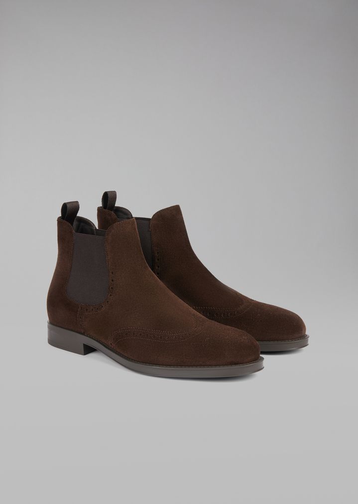 Botines Beatles de piel de ante con punzonados en cola de milano Botines Beatles de piel de ante con punzonados en cola de milano