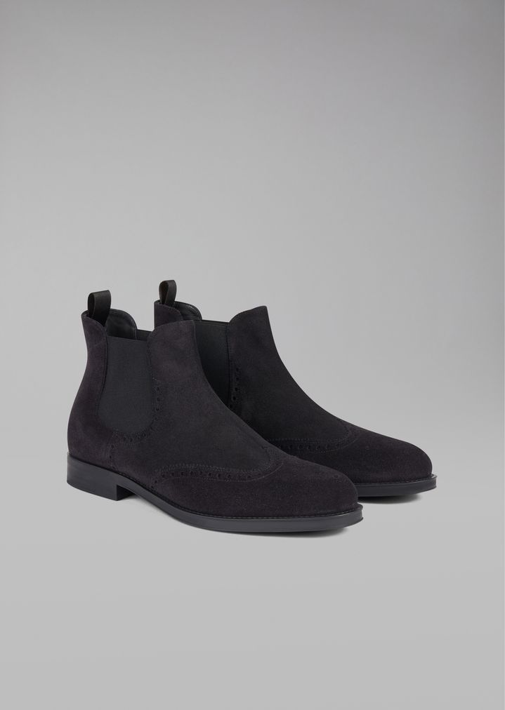 Botines Beatles de piel de ante con punzonados en cola de milano Botines Beatles de piel de ante con punzonados en cola de milano