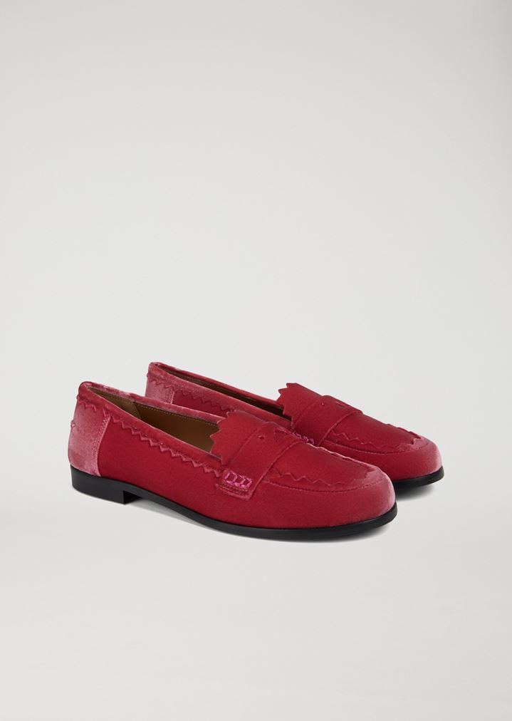 Mocasines de velvetón con correa y diseño preformado Mocasines de velvetón con correa y diseño preformado