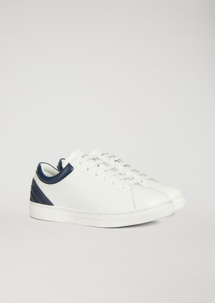 Sneakers de piel con logotipo de águila en la parte posterior Sneakers de piel con logotipo de águila en la parte posterior