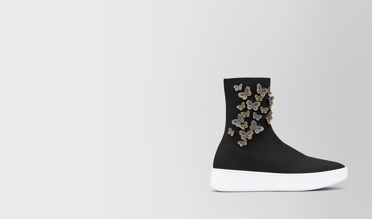 helium sneaker in stretch fabric landing