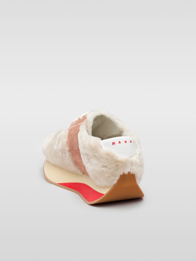 Sneakers Marni Marni BIG FOOT sneaker in pink sheepskin Woman