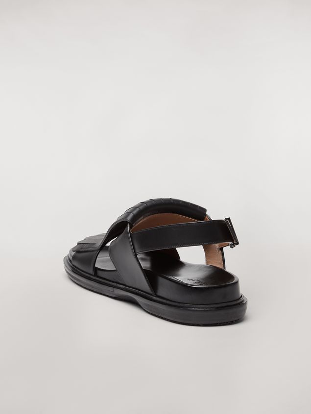 Sandalias Marni Sandalias Fussbett de piel de becerro con flecos Hombre