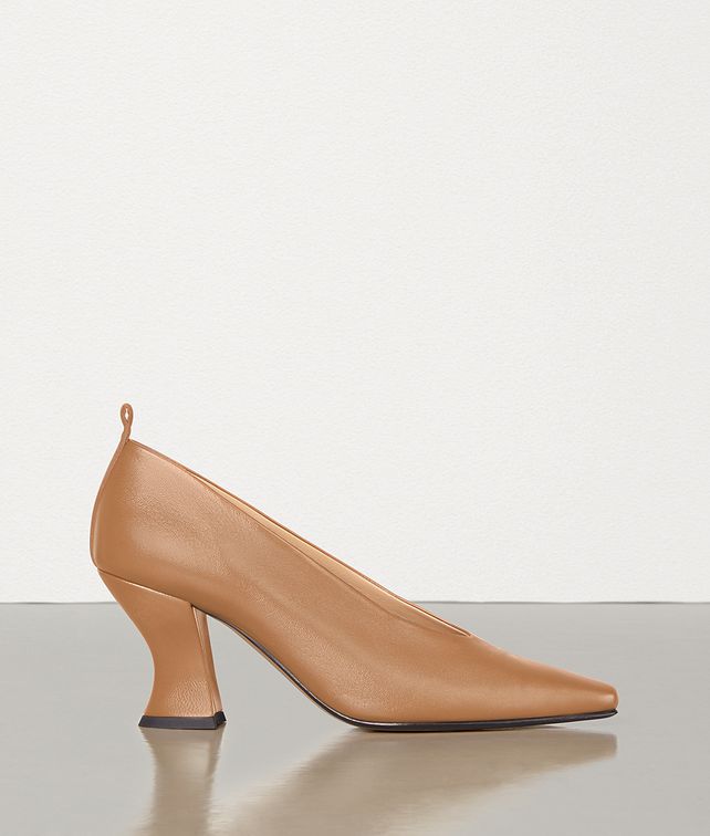 BOTTEGA VENETA ALMOND PUMPS Pump Woman fp