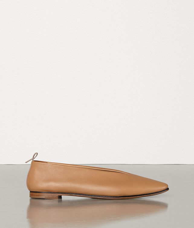 BOTTEGA VENETA ALMOND TOE FLATS IN NAPPA DREAM Flat Woman fp