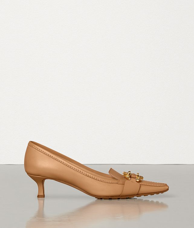 BOTTEGA VENETA BV MADAME IN BERRY CALFSKIN Pump Woman fp