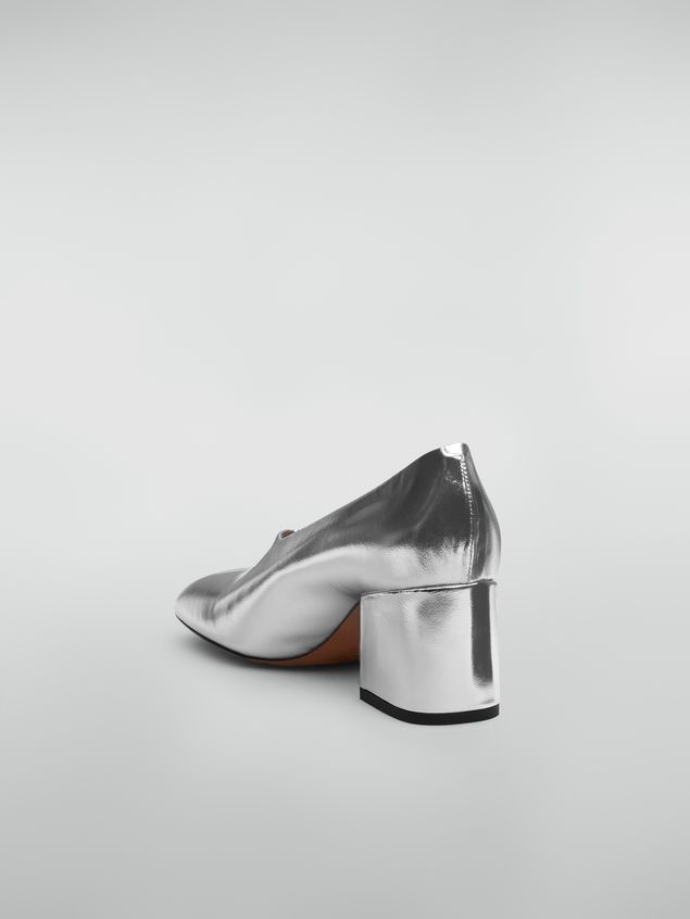 Zapato de salón Marni Zapato de salón con corte ascendente de piel de cabra laminada Mujer