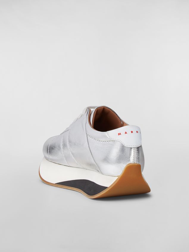 Sneakers Marni Sneakers BIGFOOT WANDERING IN STRIPES aus Metallic-Kalbsleder Damen