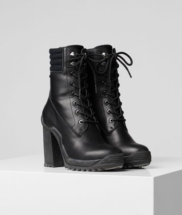 KARL LAGERFELD VOYAGE III ANKLE LACE BOOT KARL LAGERFELD VOYAGE III ANKLE LACE BOOT