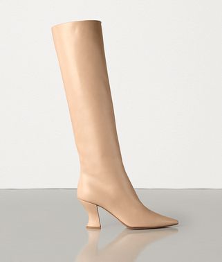 ALMOND BOOTS IN CALFSKIN ALMOND BOOTS IN CALFSKIN