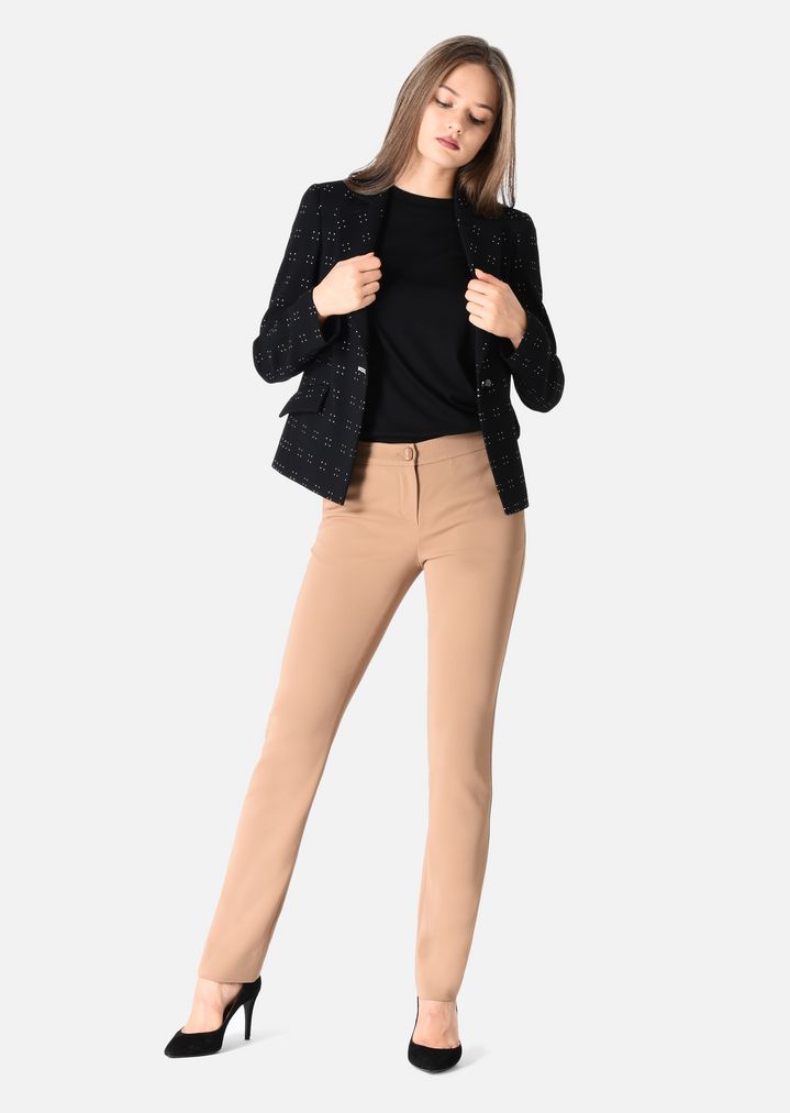 T-SHIRT AUS BAUMWOLLJERSEY UND MODAL MIT SATINDETAILS T-SHIRT AUS BAUMWOLLJERSEY UND MODAL MIT SATINDETAILS