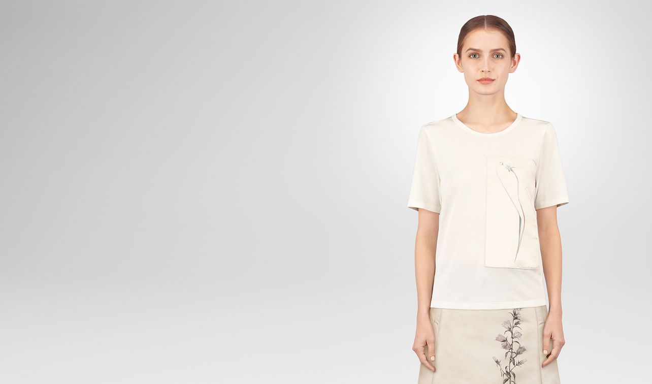 t-shirt in seta latte landing