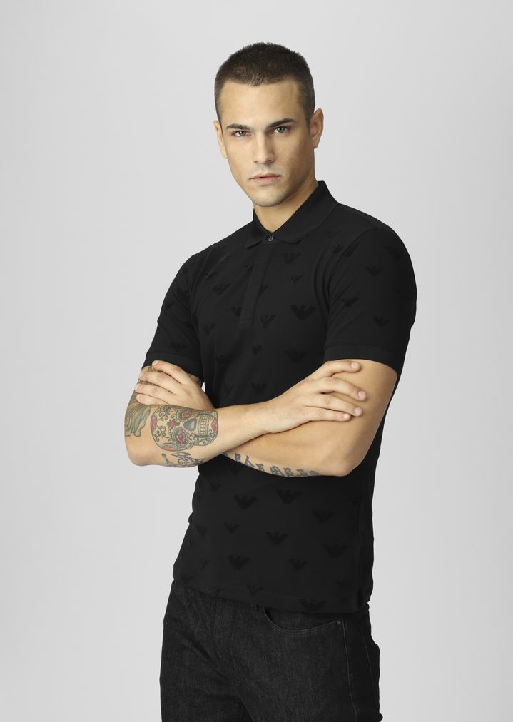 Polo de piqué de algodón con estampado de logotipos flocados Polo de piqué de algodón con estampado de logotipos flocados