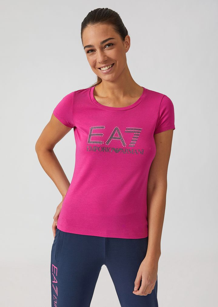 Camiseta con logotipo de glitter y aplicaciones de tachuelas Camiseta con logotipo de glitter y aplicaciones de tachuelas