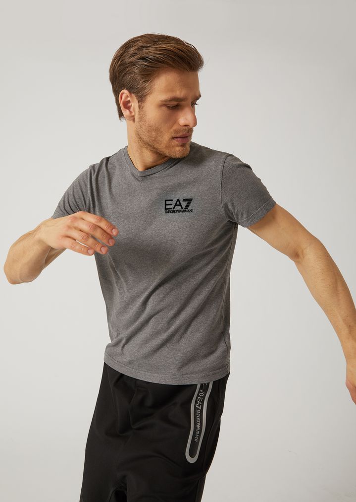 Camiseta de algodón puro con logotipo de gran tamaño en la parte posterior Camiseta de algodón puro con logotipo de gran tamaño en la parte posterior