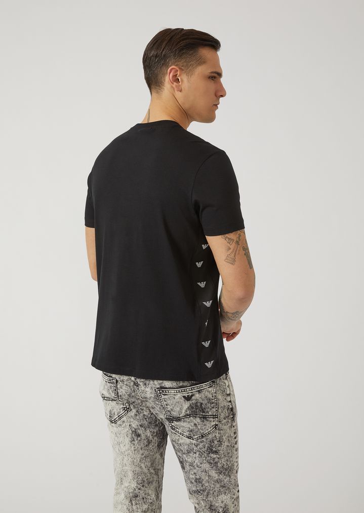 Camiseta de punto con bandas laterales con logotipos Camiseta de punto con bandas laterales con logotipos