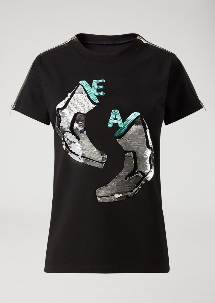 Camiseta con las iniciales Emporio Armani y diseño de lentejuelas Camiseta con las iniciales Emporio Armani y diseño de lentejuelas