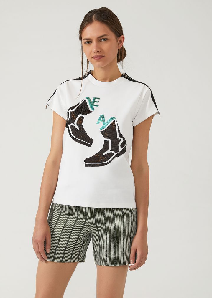 Camiseta con las iniciales Emporio Armani y diseño de lentejuelas Camiseta con las iniciales Emporio Armani y diseño de lentejuelas