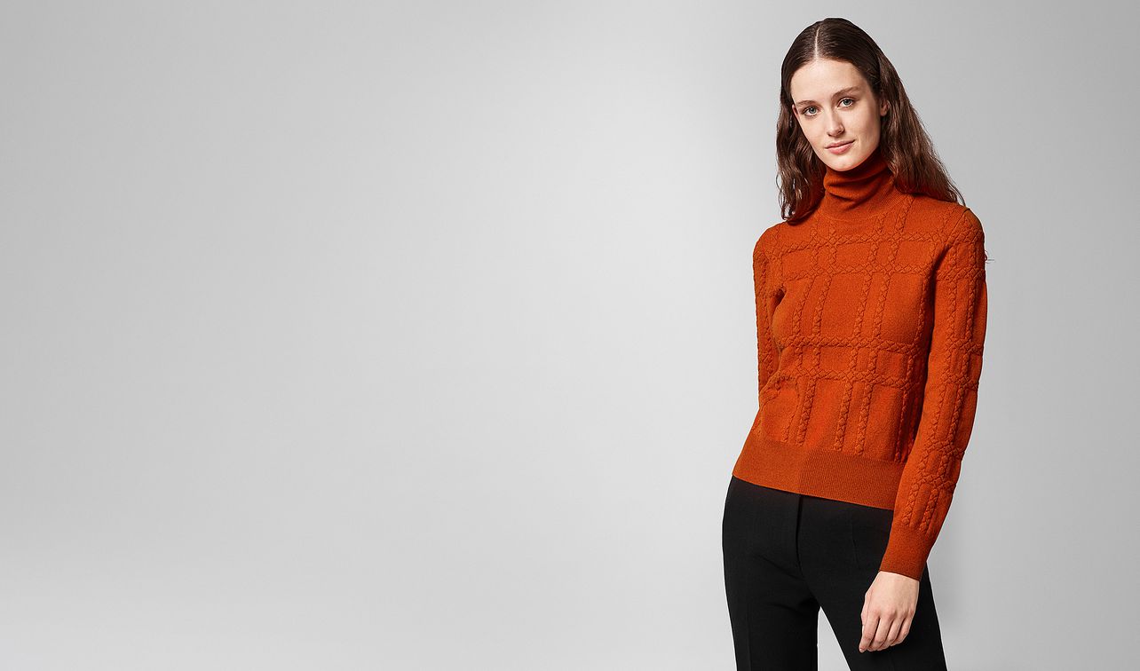 sweater in cashmere landing