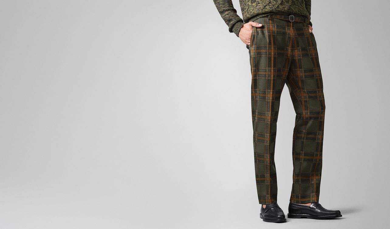 trousers in wool landing