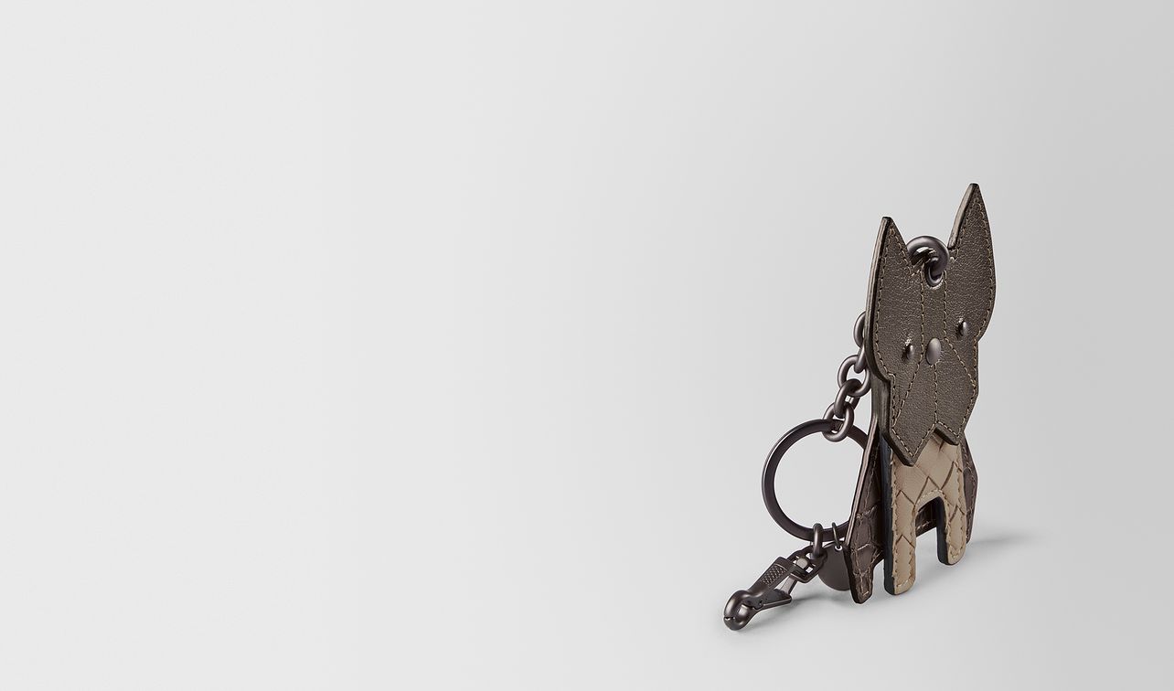 charm in goatskin and intrecciato nappa landing