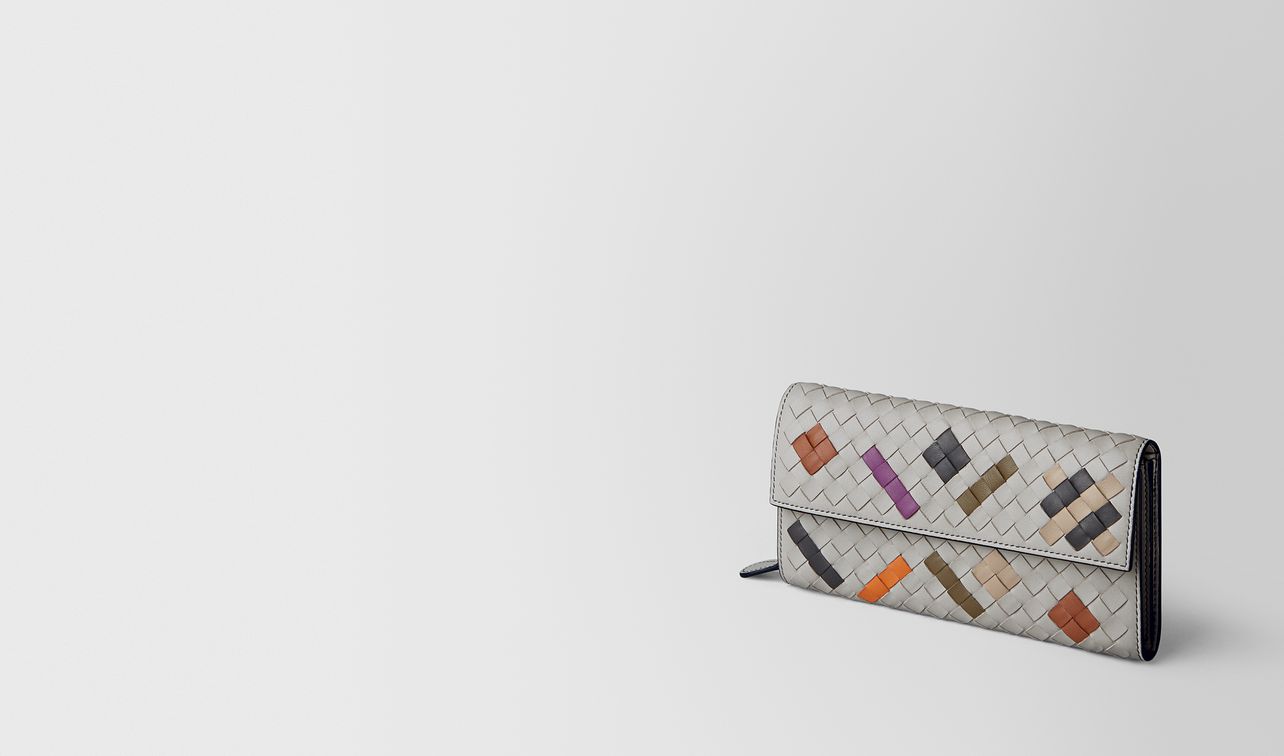 portefeuille continental en cuir intrecciato cement avec motif abstrait landing