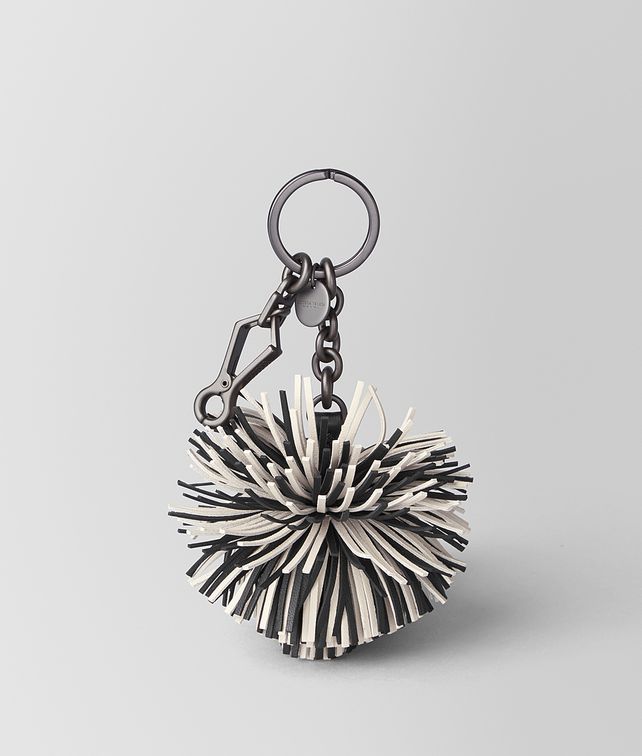 BOTTEGA VENETA MIST/NERO NAPPA POMPOM Keyring or Bracelets E fp
