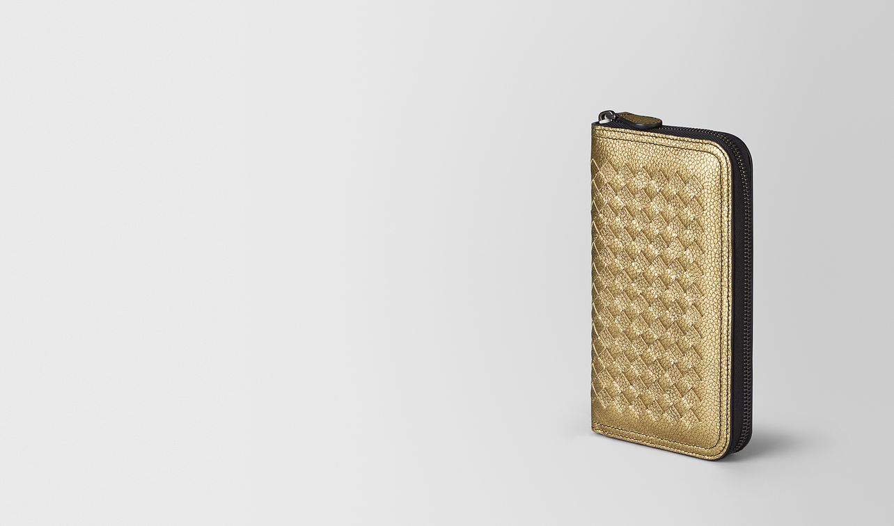 zip-around wallet in metallic calf leather landing