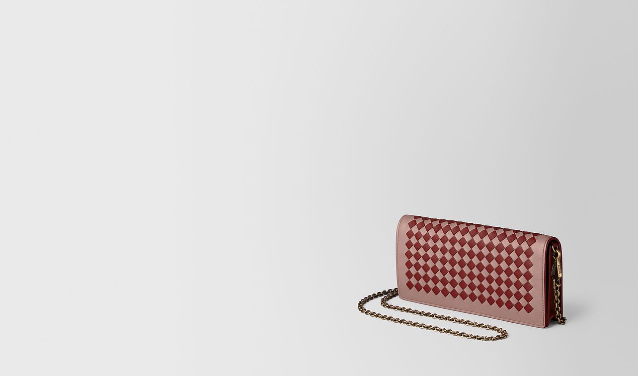 chain wallet in intrecciato chequer landing
