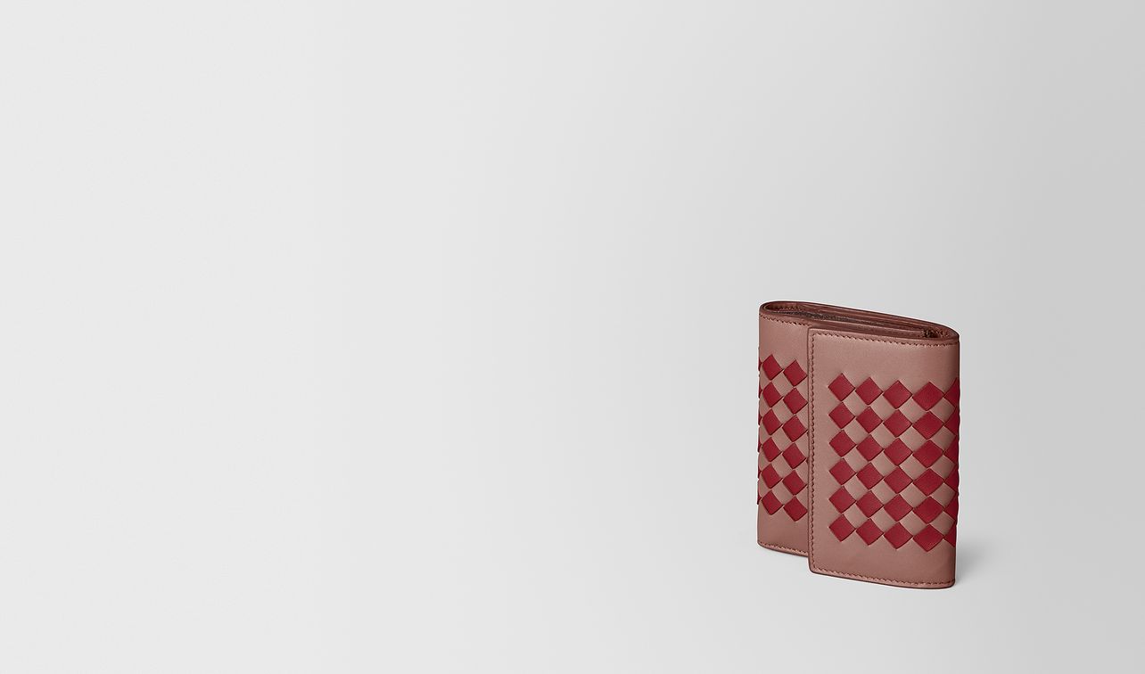 portefeuille continental orné du motif à carreaux intrecciato landing