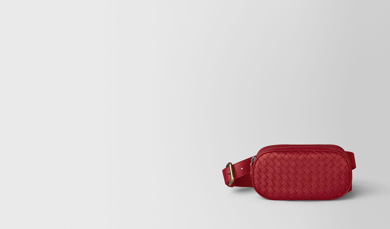 belt bag in intrecciato nappa landing
