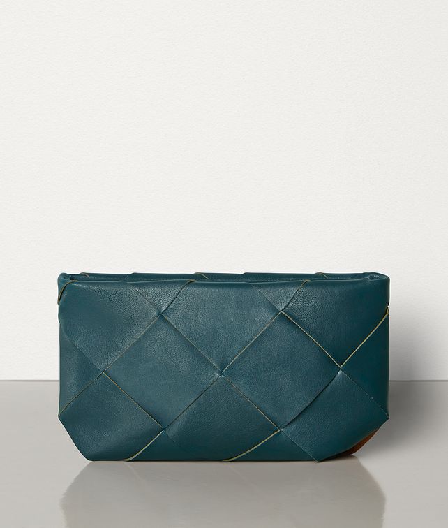 BOTTEGA VENETA POUCH IN NAPPA GLACÉ Pouch E fp