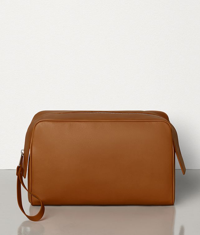 BOTTEGA VENETA LARGE TOILETRY CASE IN BUTTERY SOFT CALF LEATHER Pouch Man fp