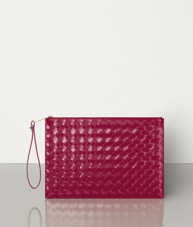 BOTTEGA VENETA イントレチャートスパッツォラートカーフ ラージ ポーチ ポーチ E fp