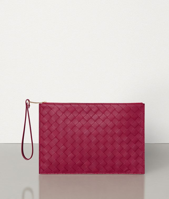 BOTTEGA VENETA MEDIUM POUCH IN MAXI INTRECCIO Pouch E fp