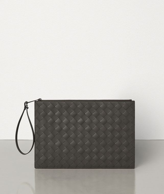 BOTTEGA VENETA LARGE POUCH IN INTRECCIATO VN Pouch Man fp
