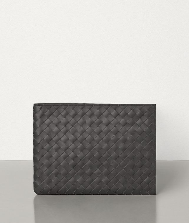 BOTTEGA VENETA LARGE POUCH IN INTRECCIATO VN Pouch Man fp