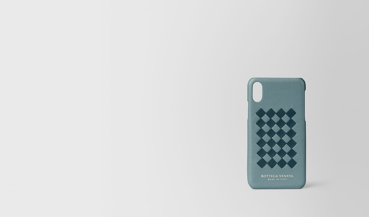 high-tech case in intrecciato chequer landing