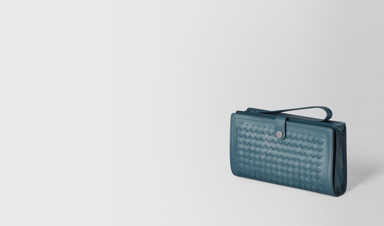 multi-functional case in intrecciato vn landing