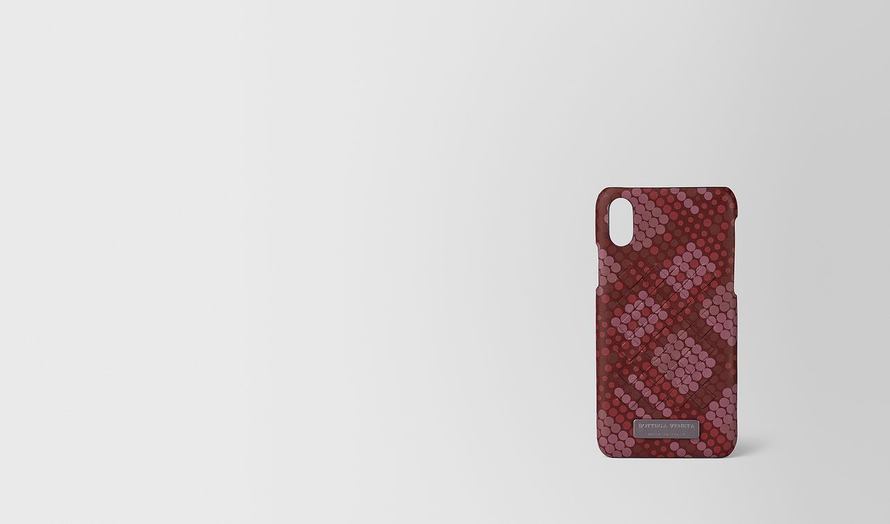 hi-tech case in tartan dots landing