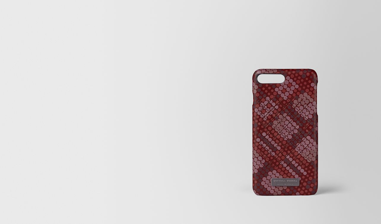 hi-tech case in tartan dots landing