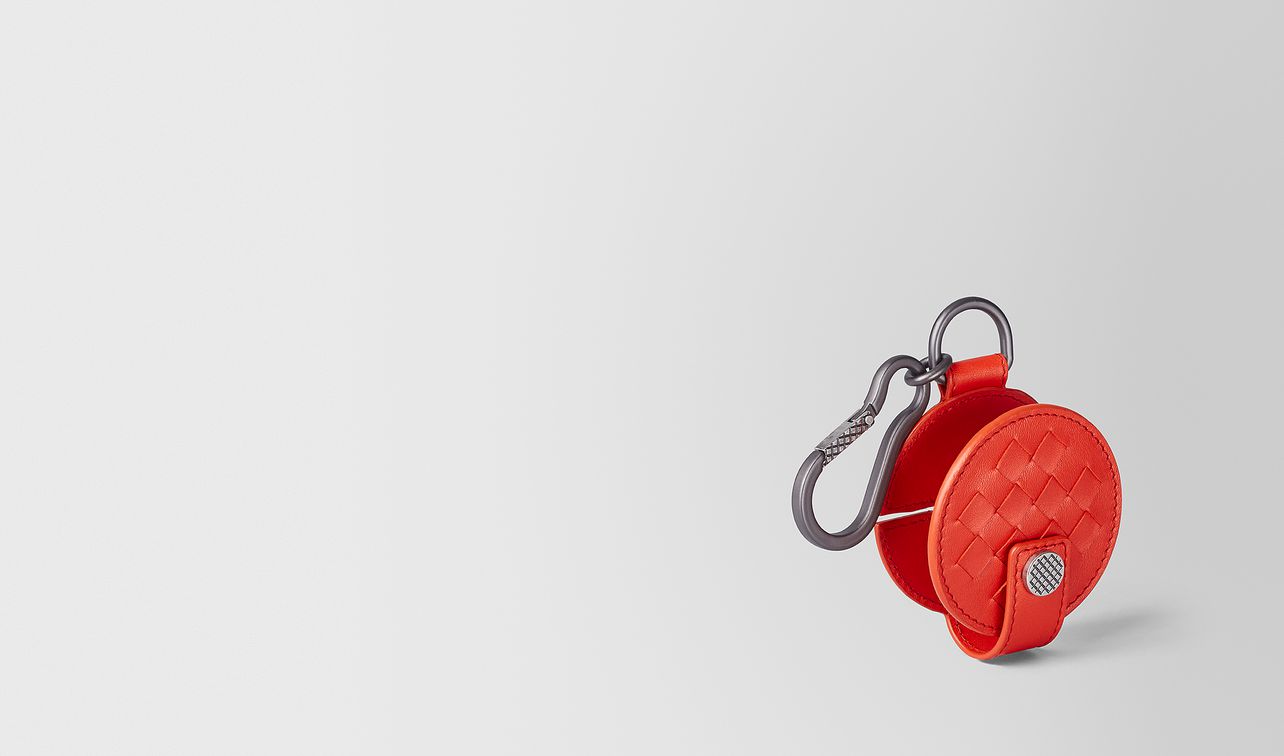headphone holder in intrecciato vn landing