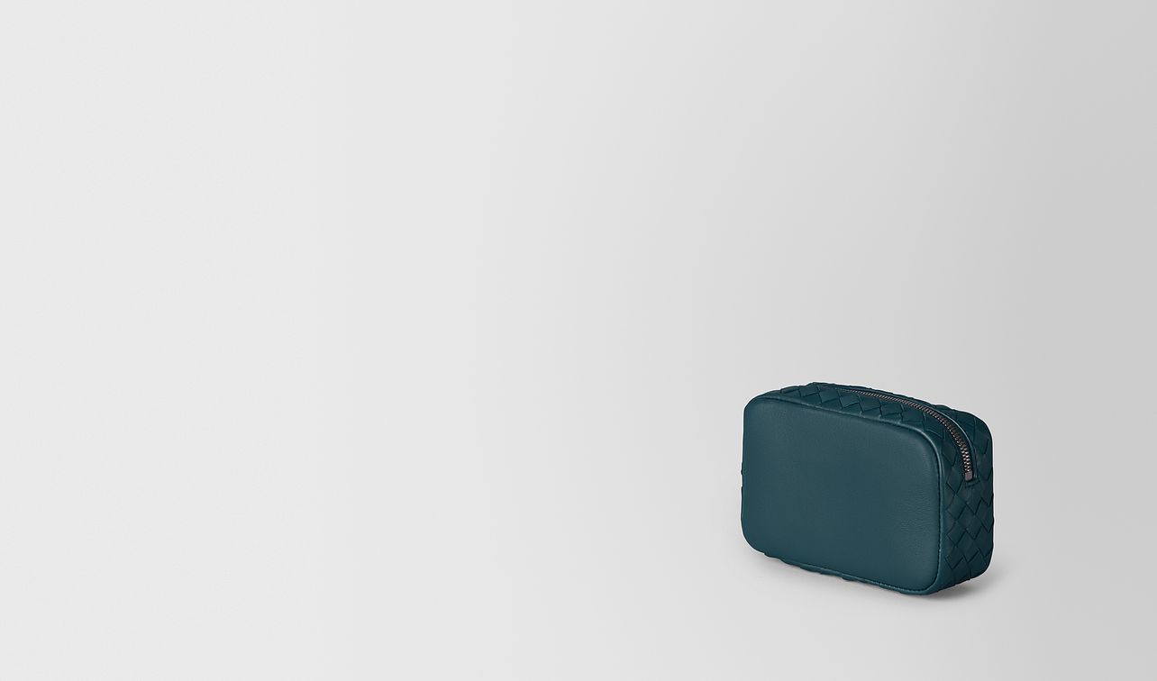 cosmetic case in nappa
landing