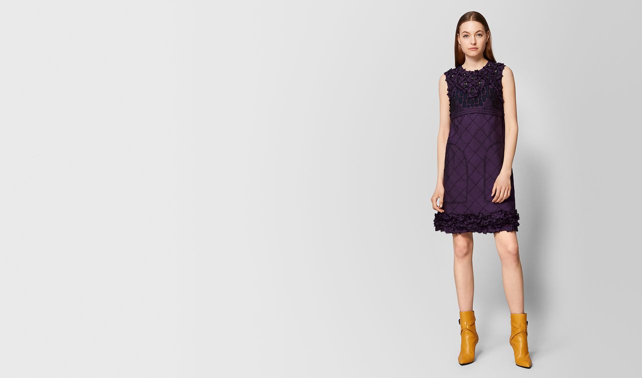 mehrfarbiges kleid aus wolle landing